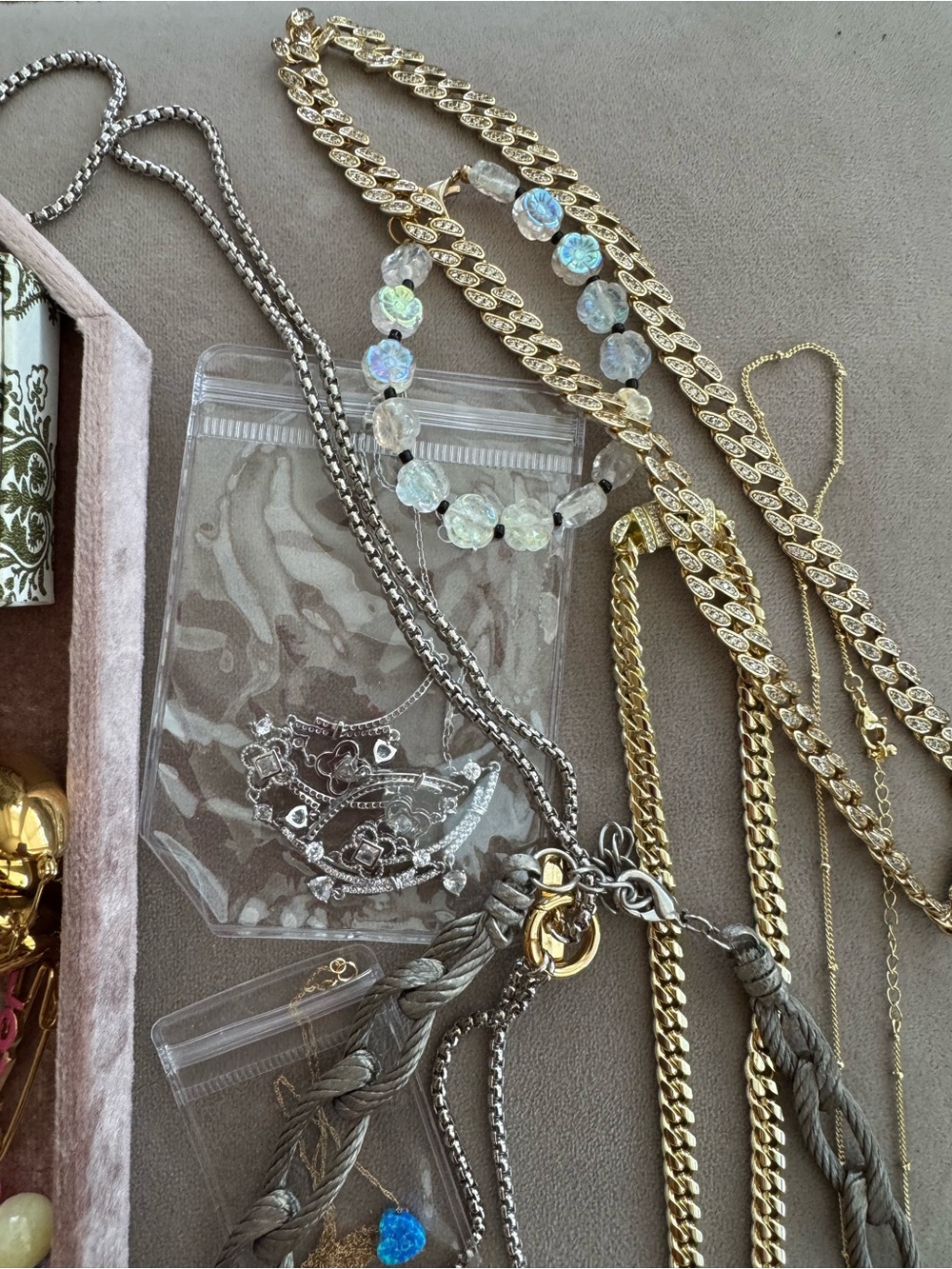 Jewelry LOT: Closet Clean Out - Picture 6 of 14